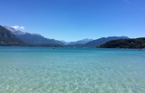 Le lac d'Annecy : baignade, plages et activités sportives