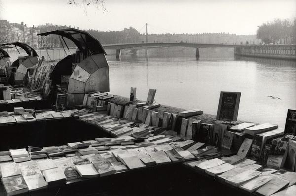 marché aux bouquinistes quais de saone Lyon 