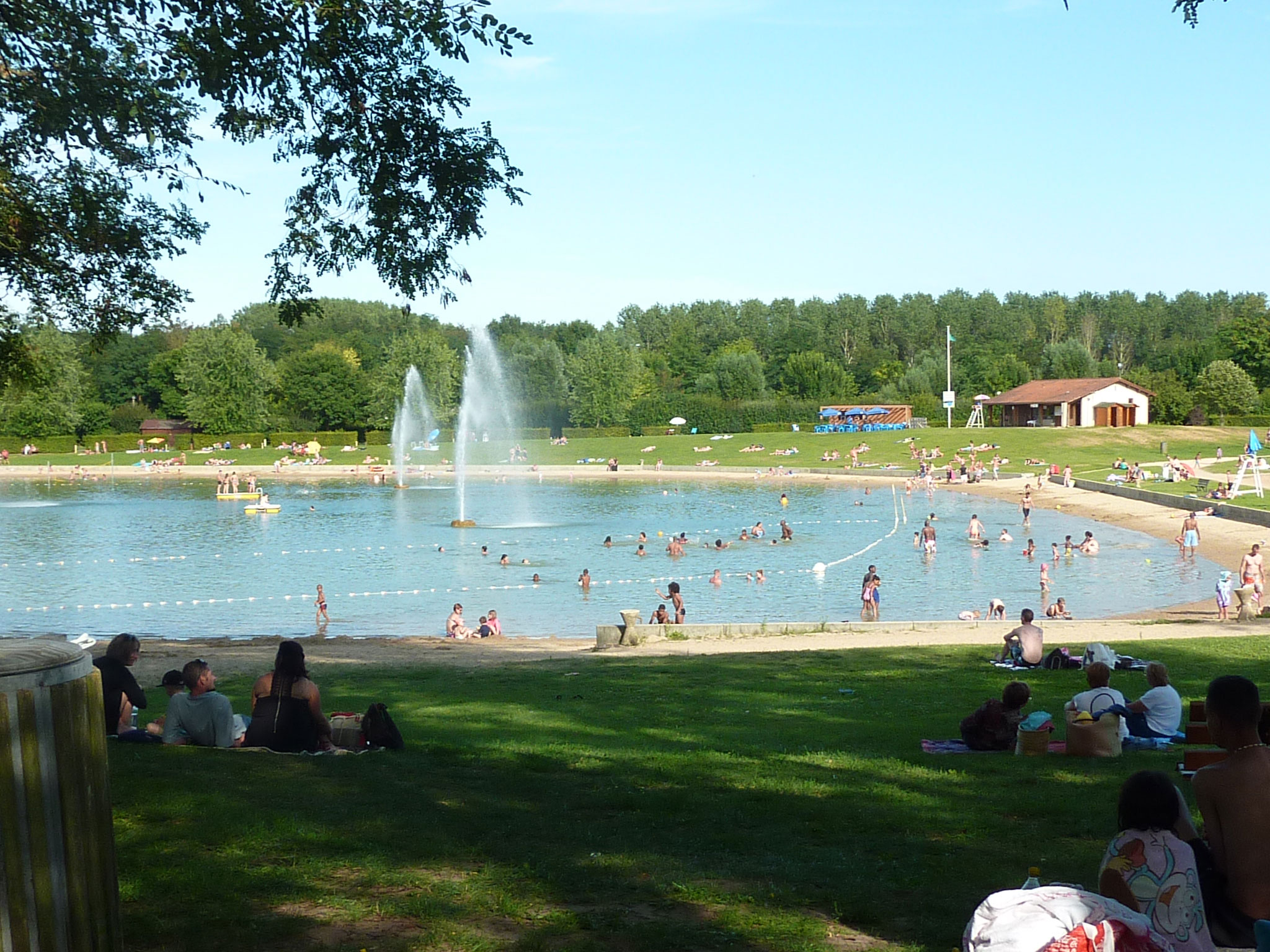 plage pêche - Camping Ain - Lac et base de loisirs de Cormoranche près de Mâcon