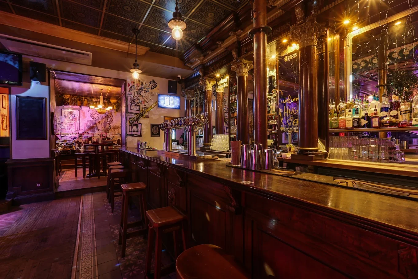 Flan' Ruin Pub