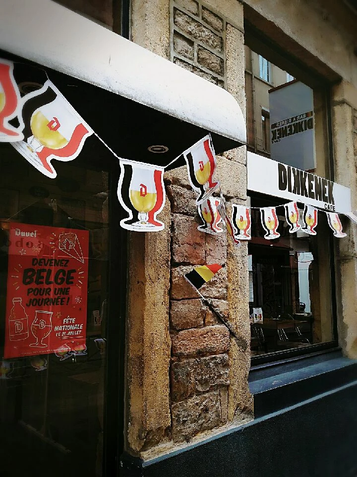 Dikkenek Café - photo 3