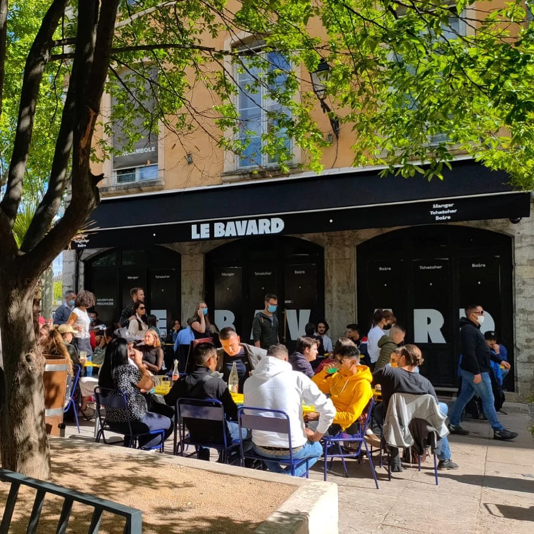 Le Bavard