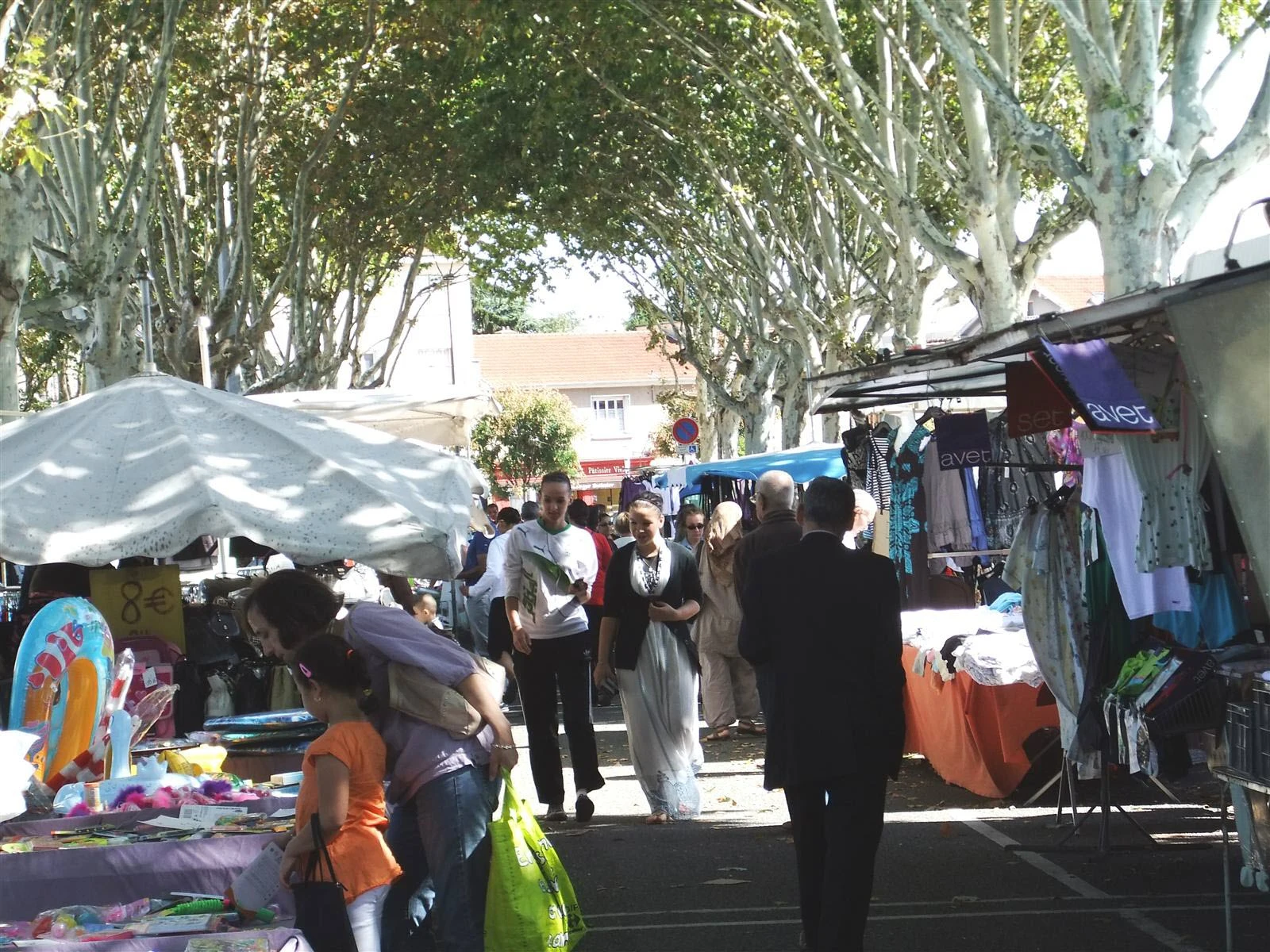 Marché place de la Liberté - photo 2