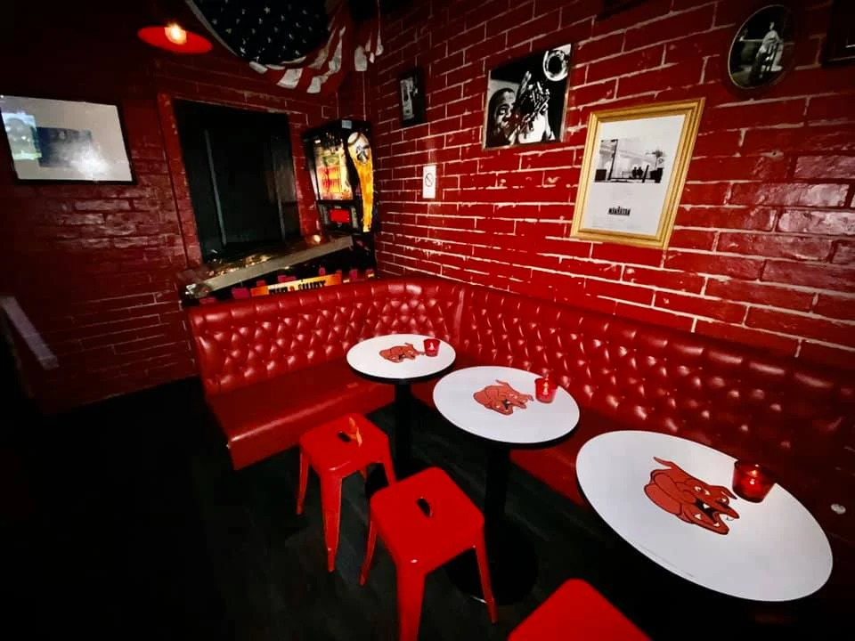 Red Dog Café - photo 2