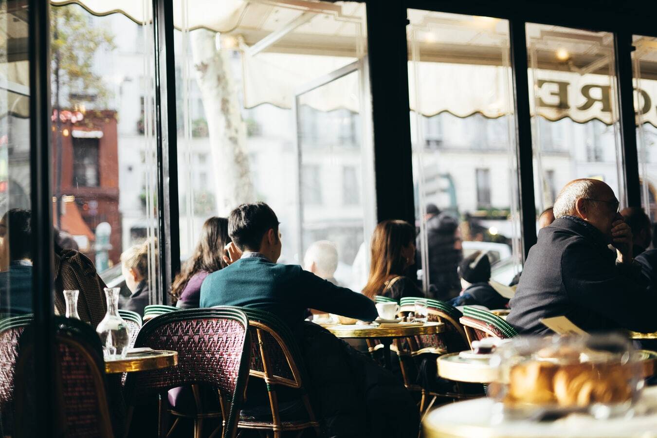Alerte bonne nouvelle : réouverture des commerces, terrasses et lieux culturels le 19 mai partout en France.