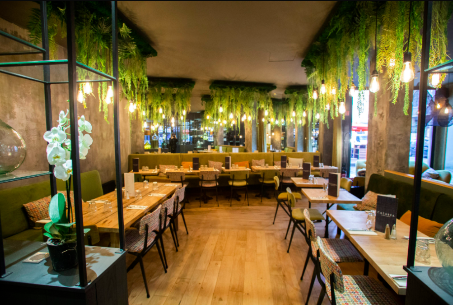 Les plus beaux restaurants et bars à l’ambiance végétale à Lyon 🌱