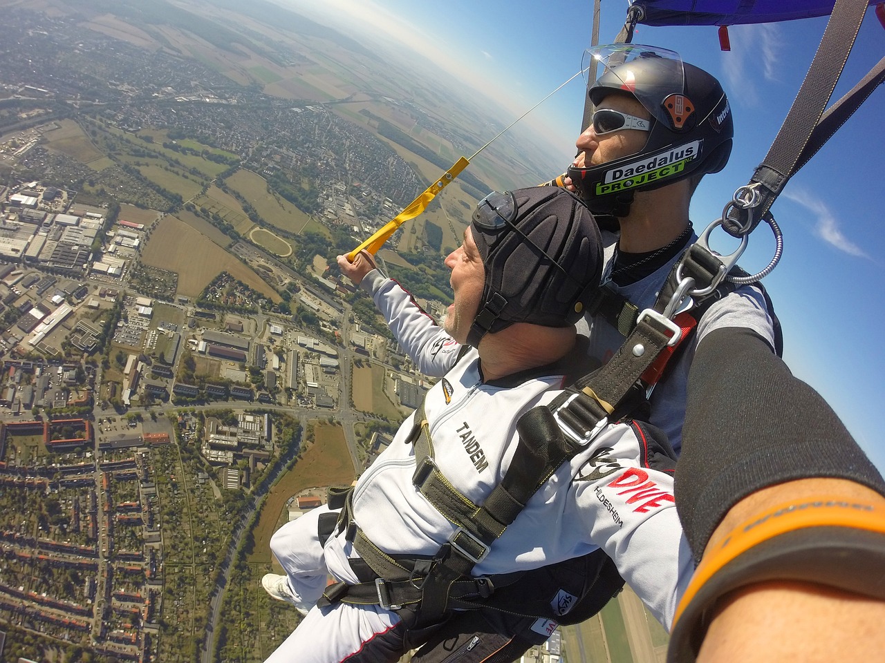 Saut en parachute avec moniteur
