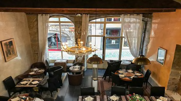 intérieur d'un restaurant chic