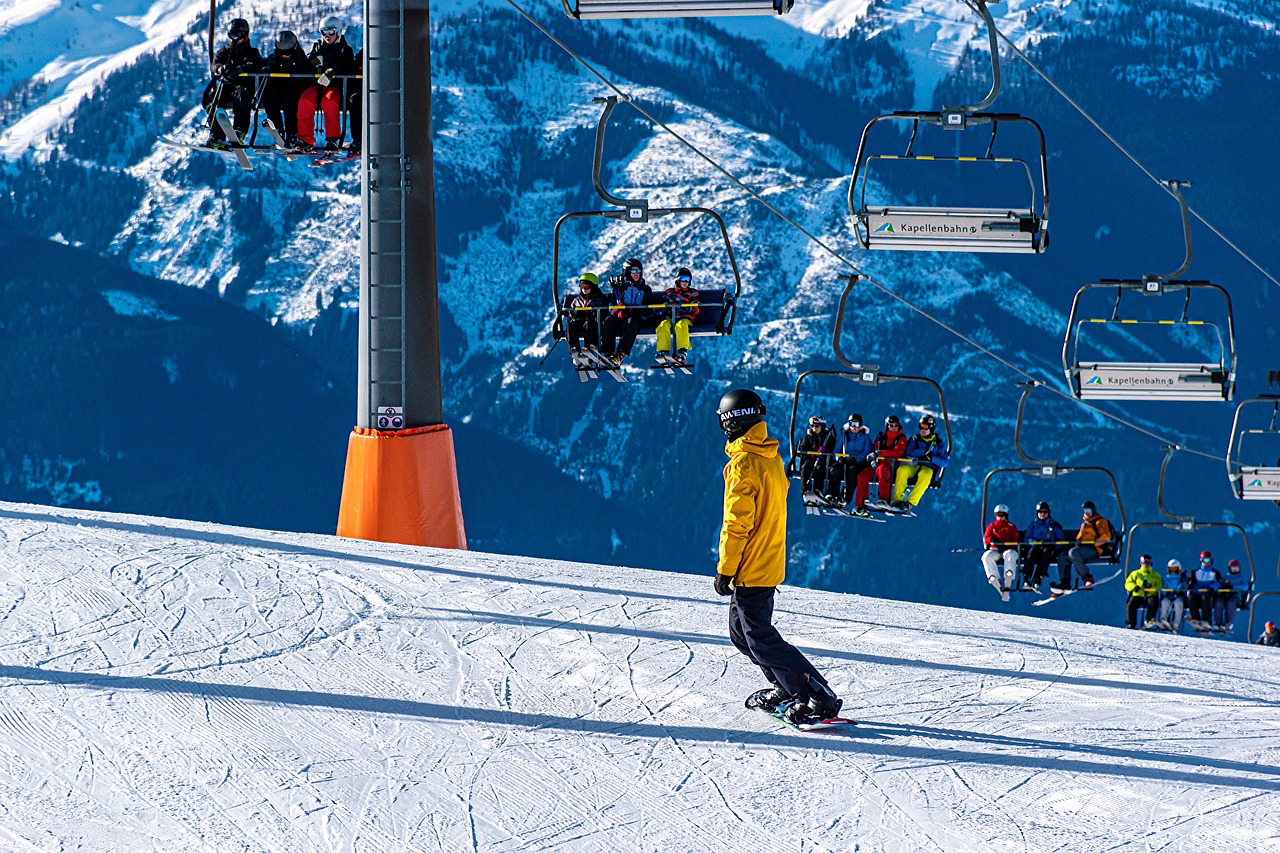 skieur à la montagne