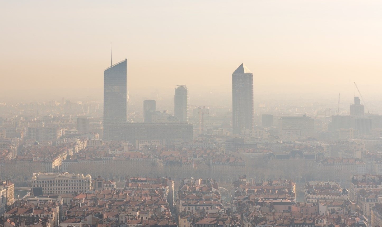 lyon sous nuage de pollution