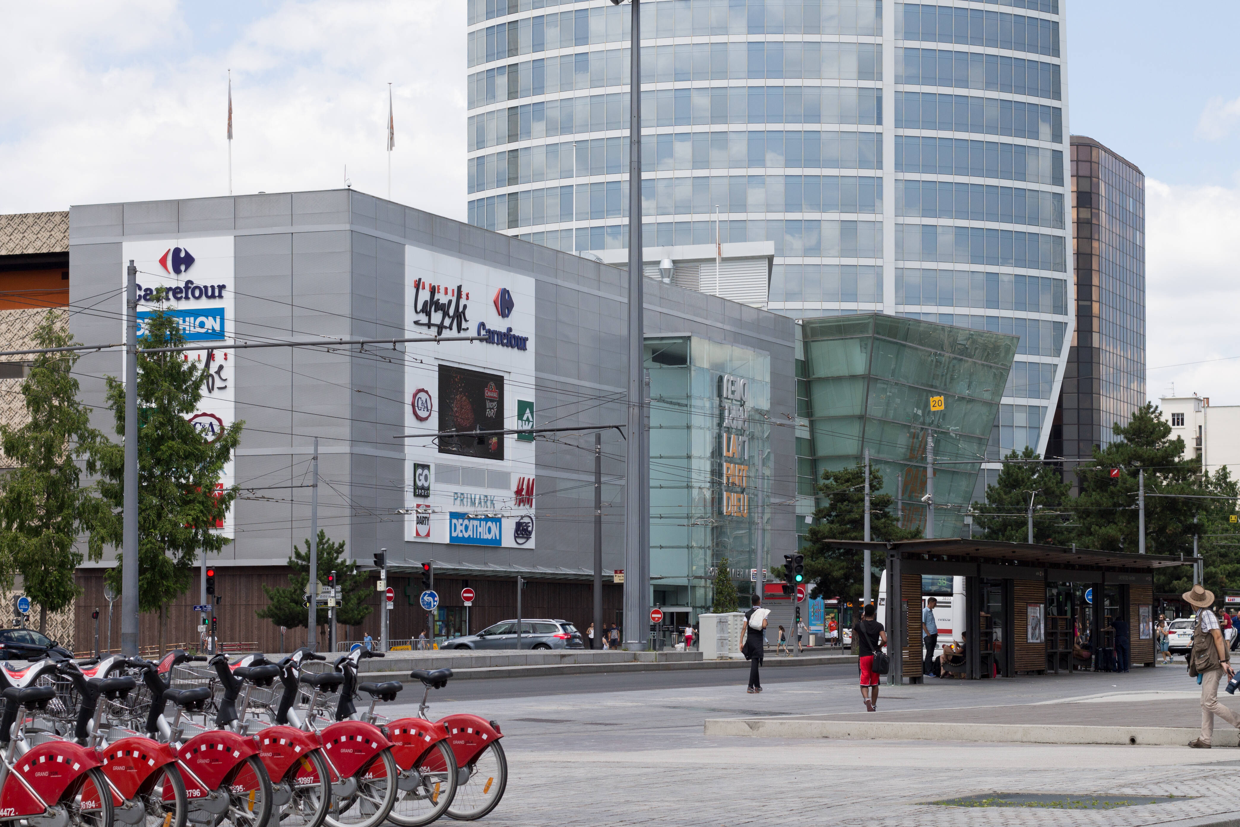 EMBAUCHE : création de 900 emplois au centre commercial de la Part-Dieu !