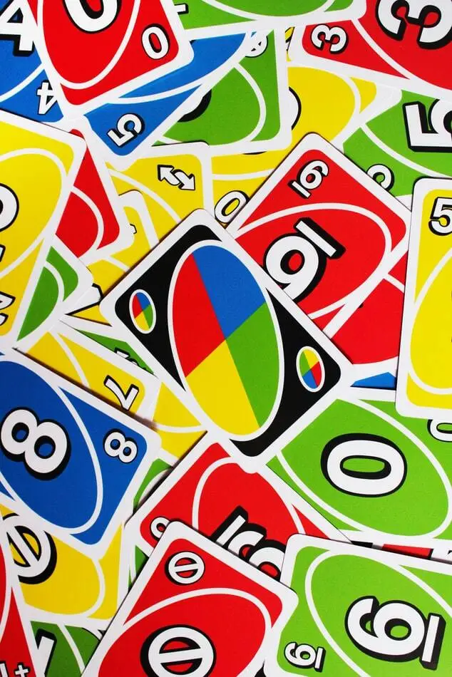 Fin du débat : on vous met tous d’accord sur les règles de jeu du UNO!