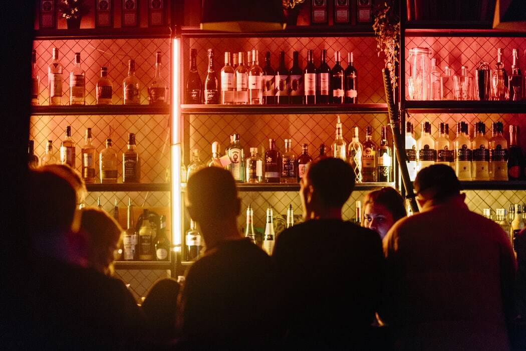 Appel aux secours des bars et cafés : pour protester ils vont mettre la musique à fond dès 22h