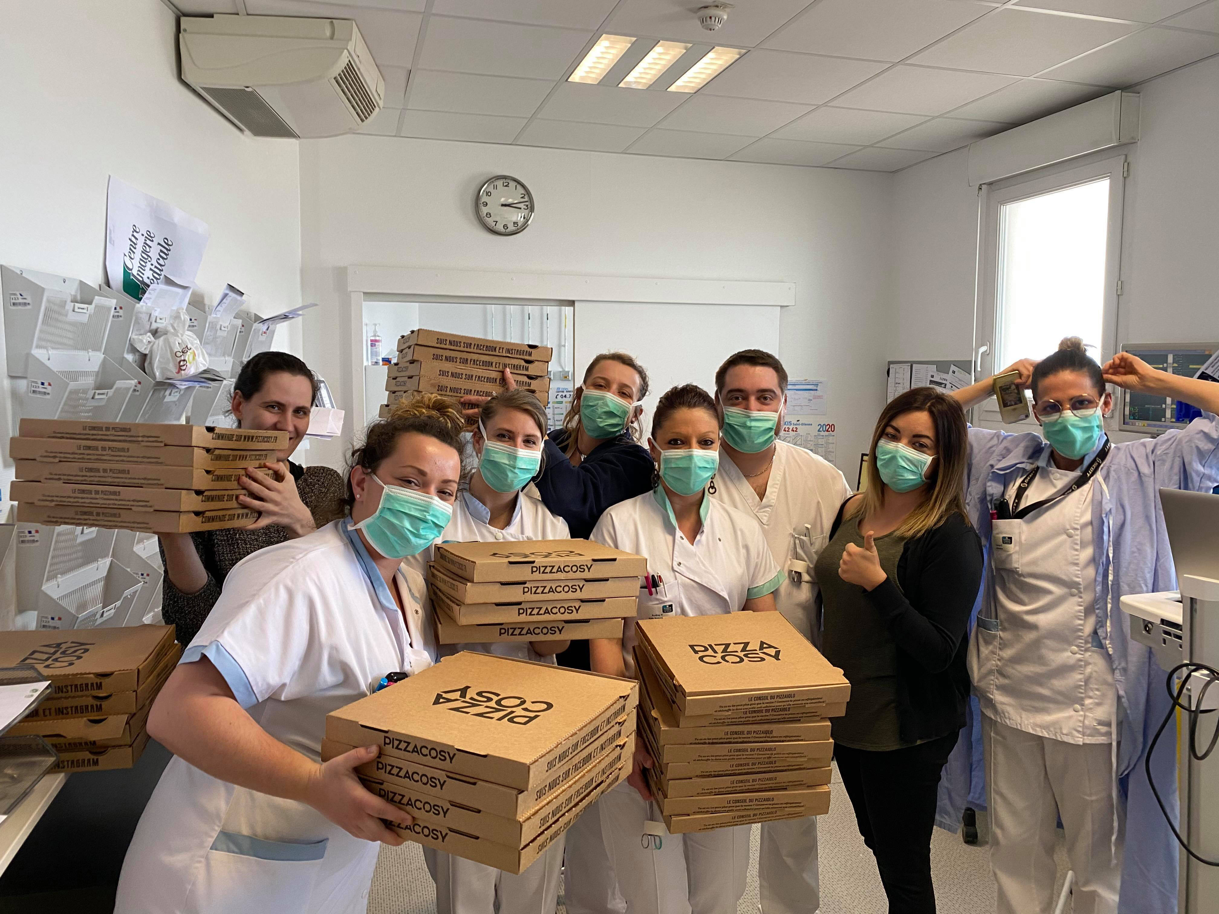 Solidarité : Pizza Cosy distribue ses dernières pizzas au personnel mobilisé pendant la crise du Coronavirus