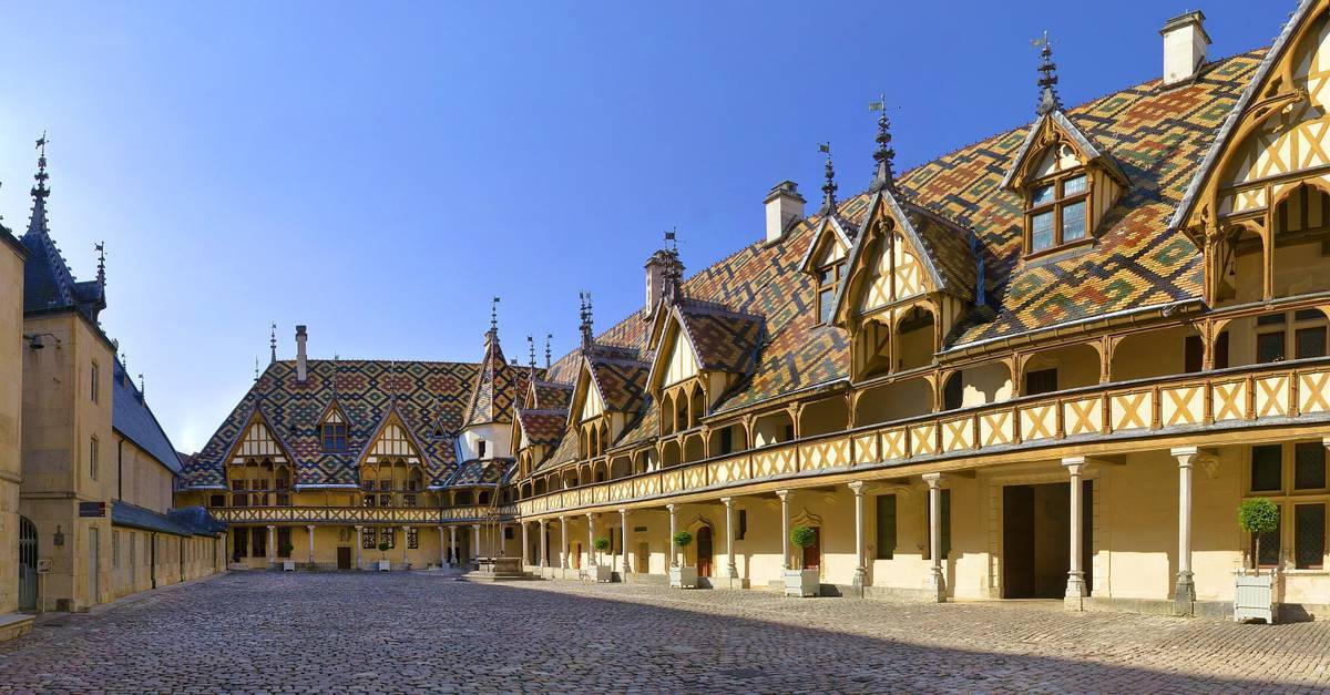 À 2h de Lyon : découvrez les Hospices de Beaune !