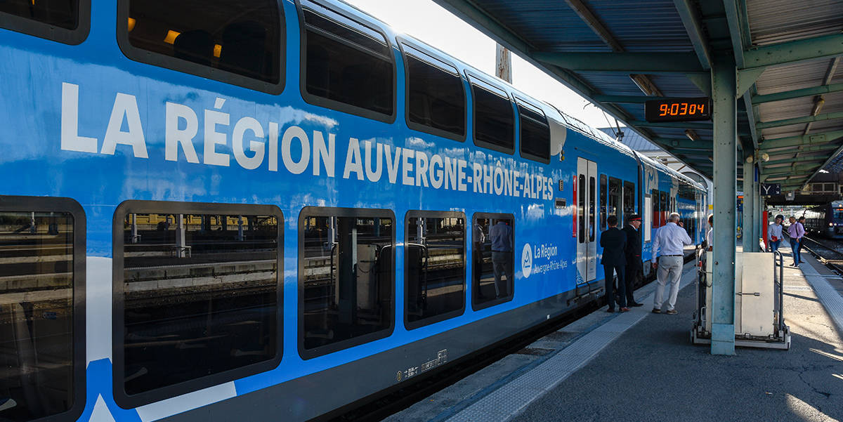 L'abonnement mensuel du TER Auvergne Rhône-Alpes à moitié prix