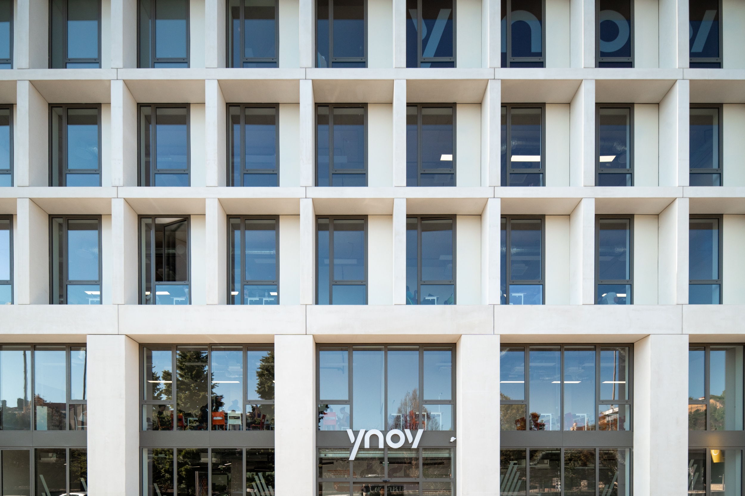 Ynov débarque à Perrache : enfin une école où ton PC aura plus de vie sociale que toi