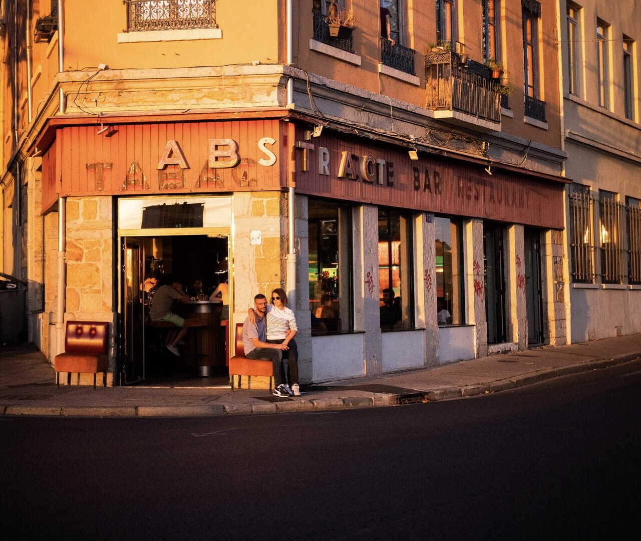 Abstract : un bar lyonnais au design remarquable