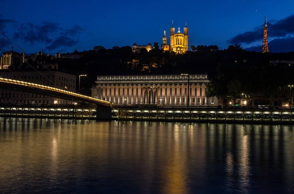 Les visites insolites nocturnes de Fourvière ont commencé !
