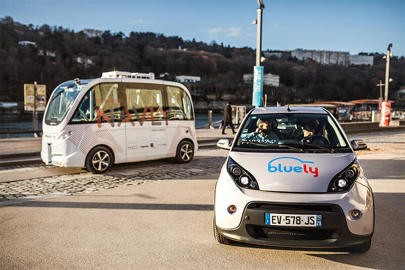 Insolite : Les Bluely sont à vendre !