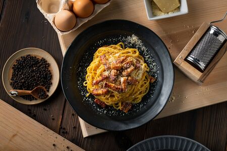assiette pâtes carbonara